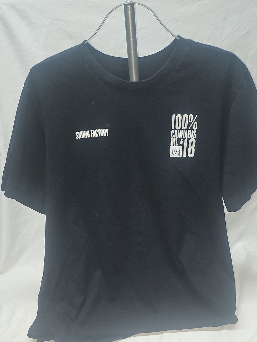Skunk Factory Men's Black Graphic Short Sleeve Tee - 100% Cannabis Oil Print